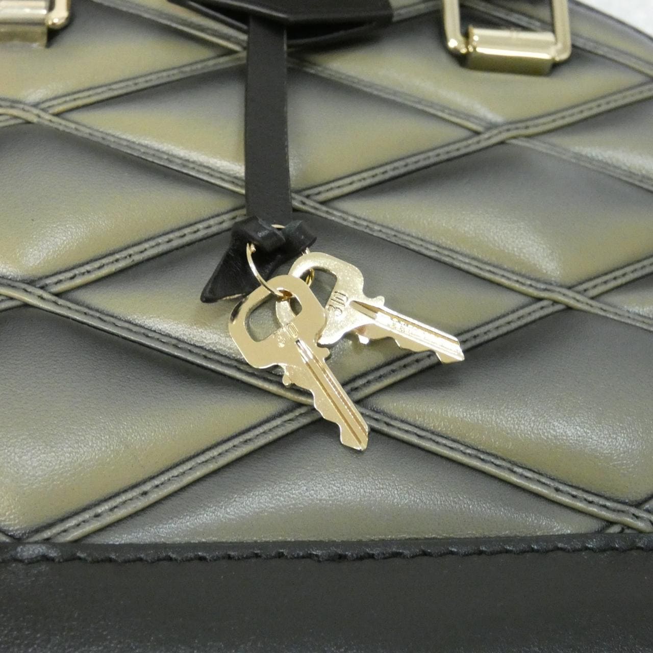 ルイヴィトン アルマBB M23576 バッグ