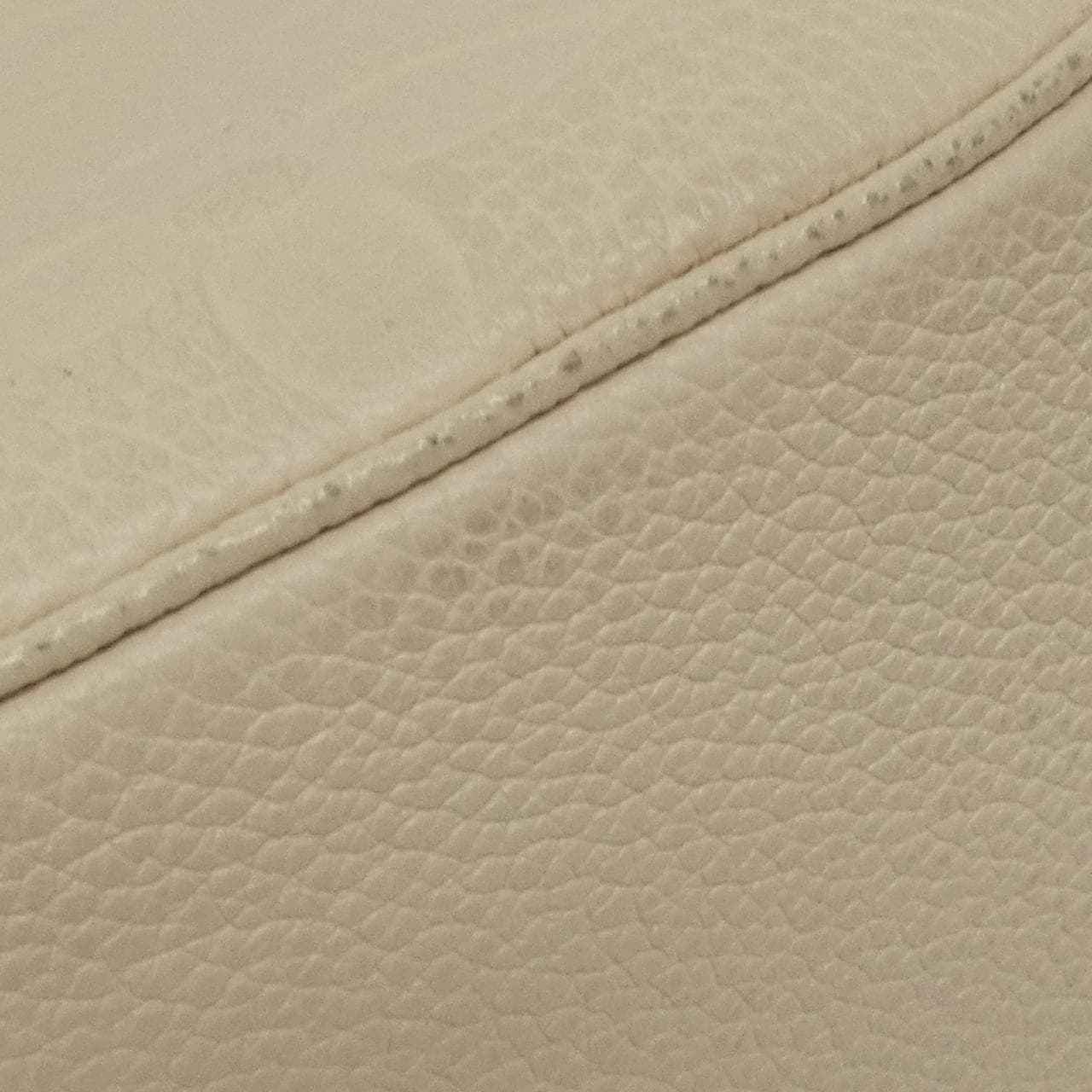 LOUIS VUITTON Monogram Empreinte Bagatelle M46099 包