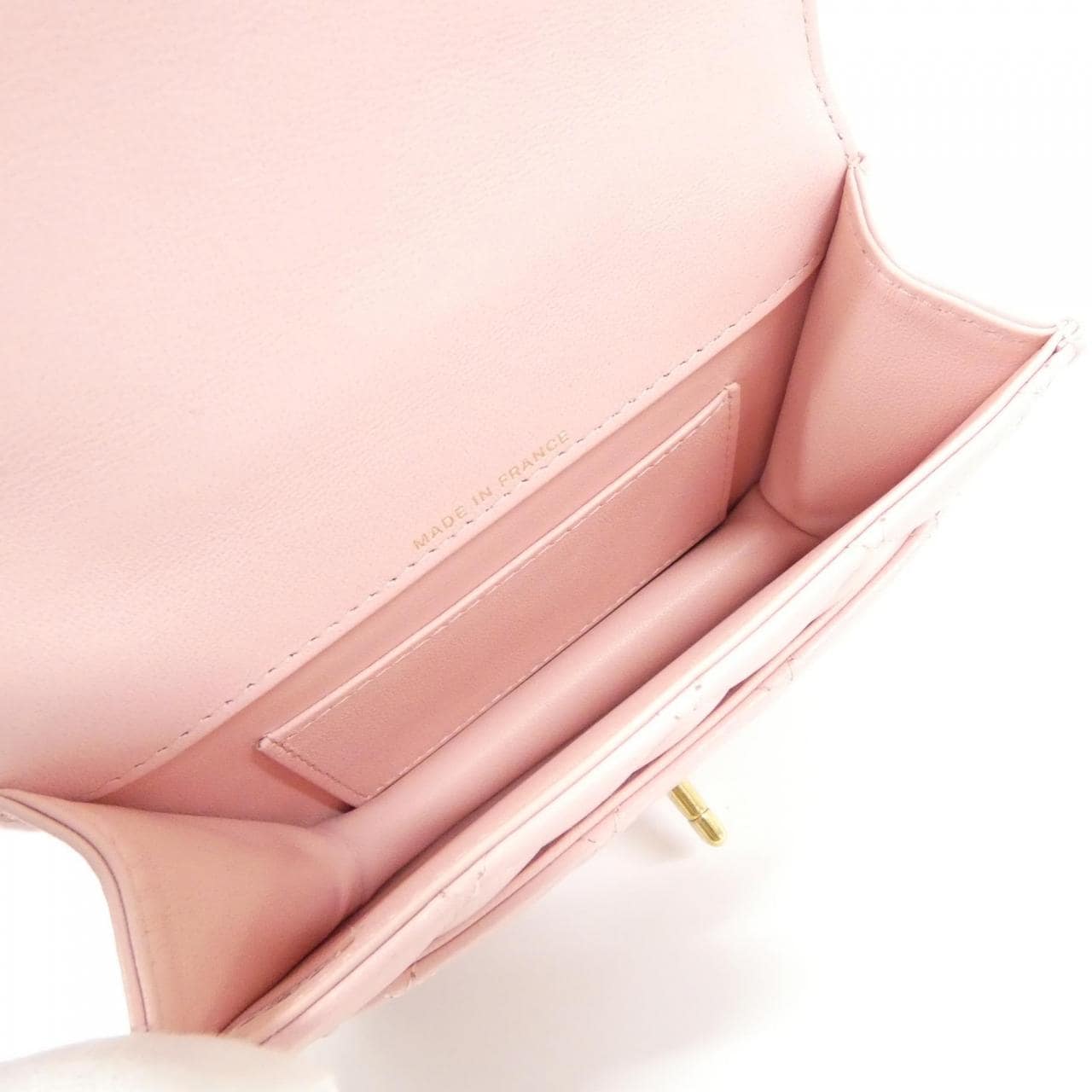 シャネル AP4675 チェーンクラッチ