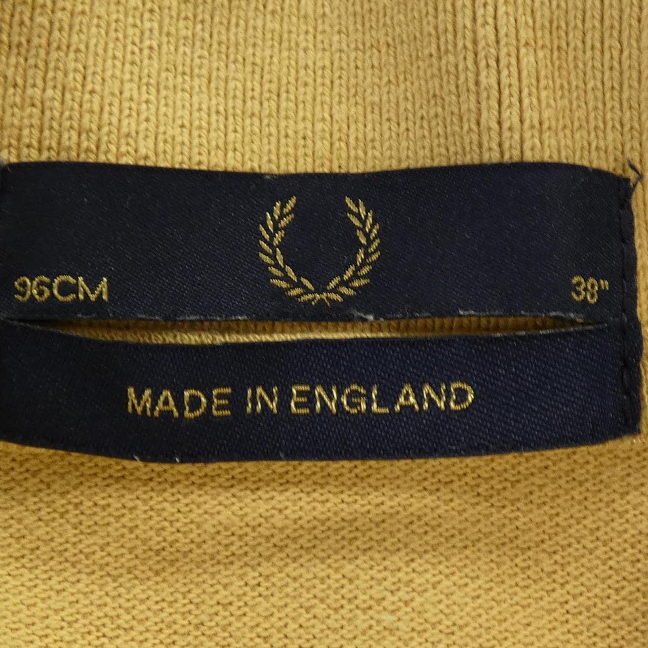 フレッドペリー FRED PERRY WC1X 0AA ポロシャツ