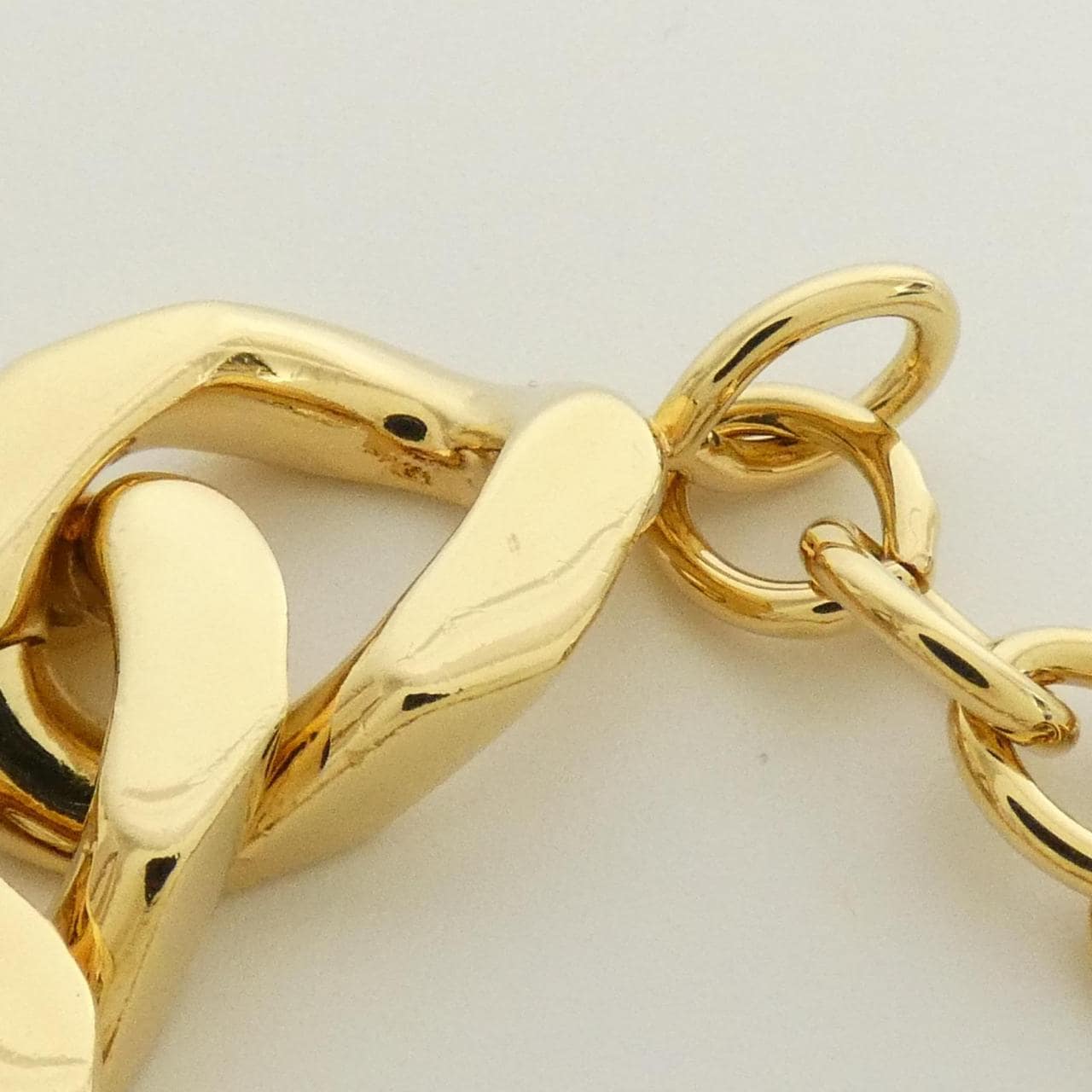 ヴァレンティノガラヴァーニ ブレスレット