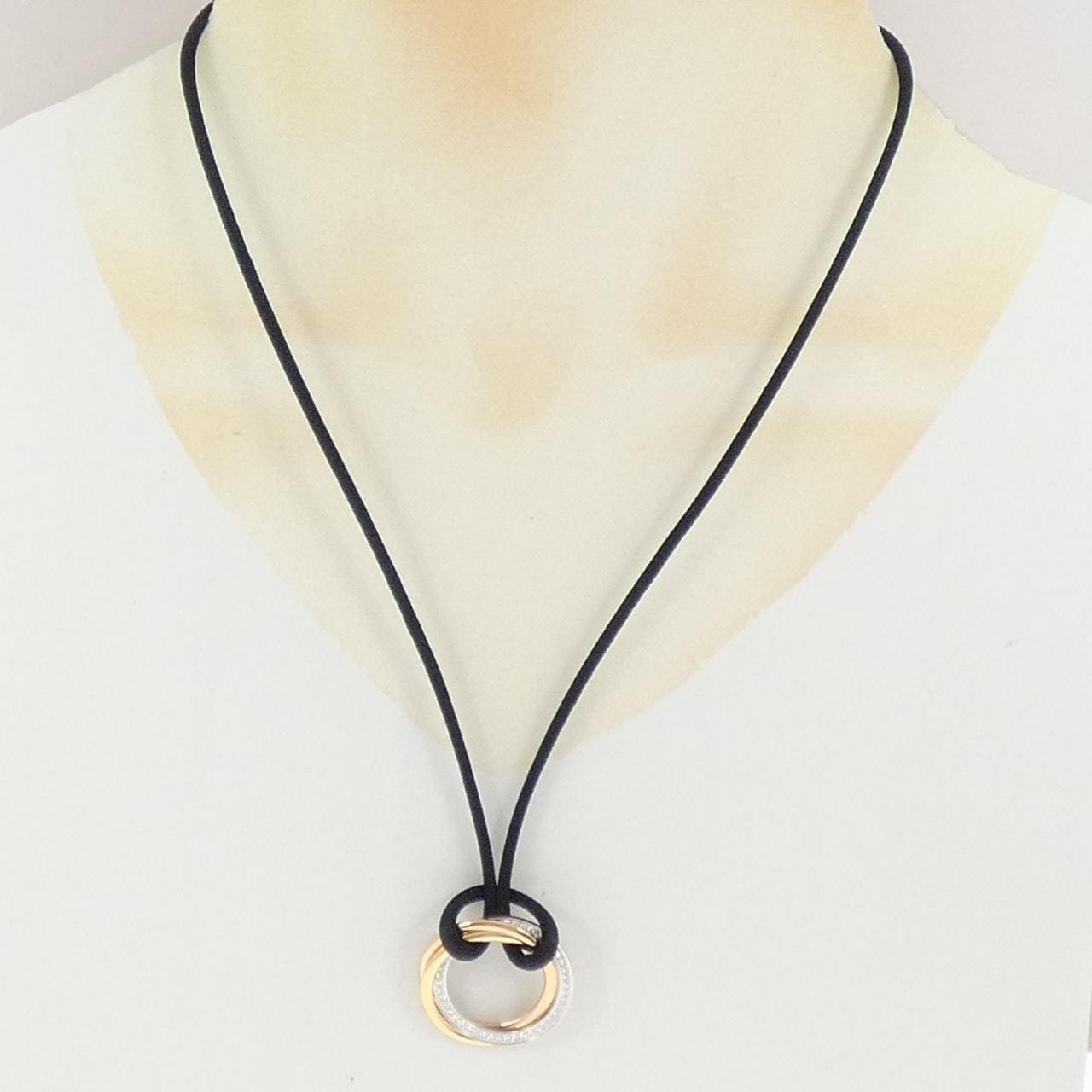 カルティエ トリニティ ミディアム ネックレス