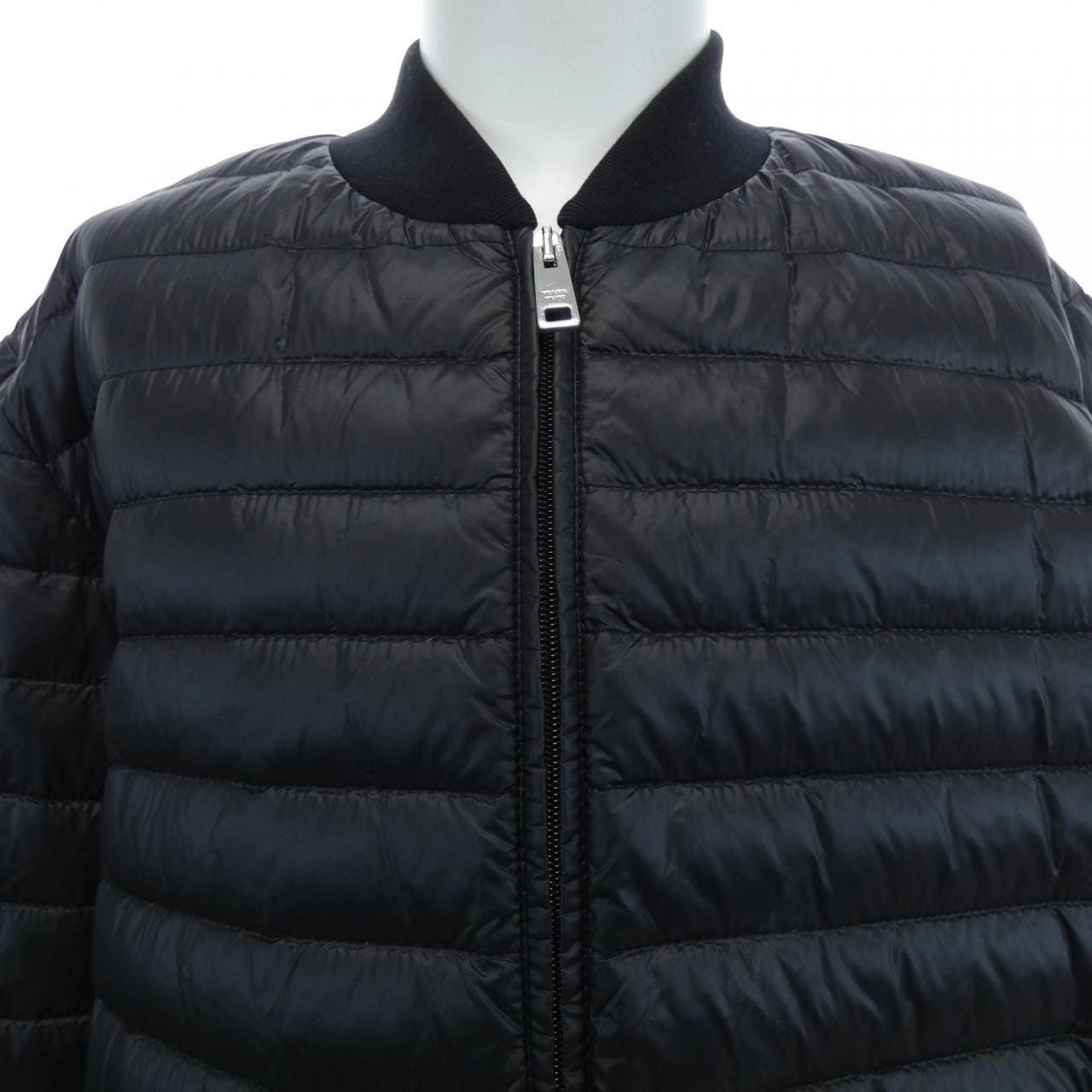 プラダ PRADA トライアングルロゴ SGH827 R181 AR0 ダウンジャケット