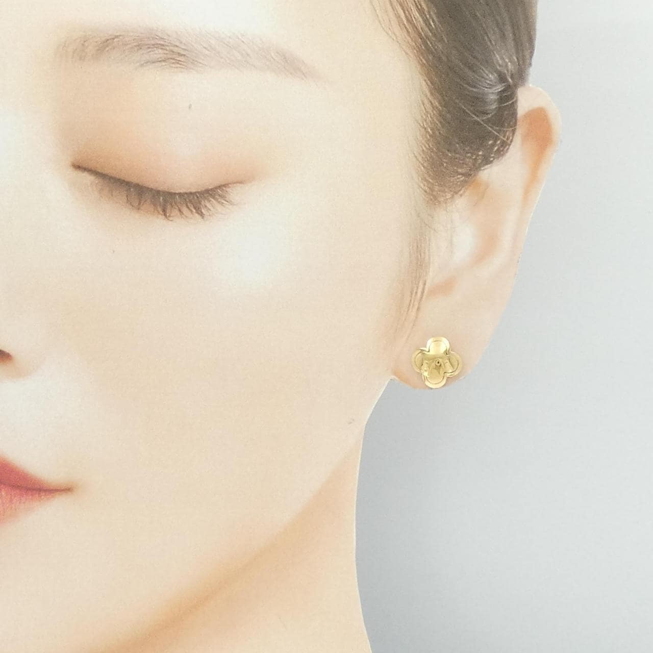 ヴァンクリーフ&アーペル アルハンブラ ピアス