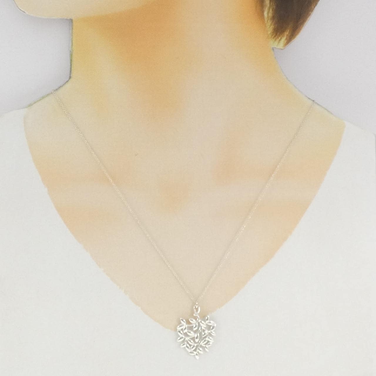 ティファニー オリーブリーフ スモール ネックレス