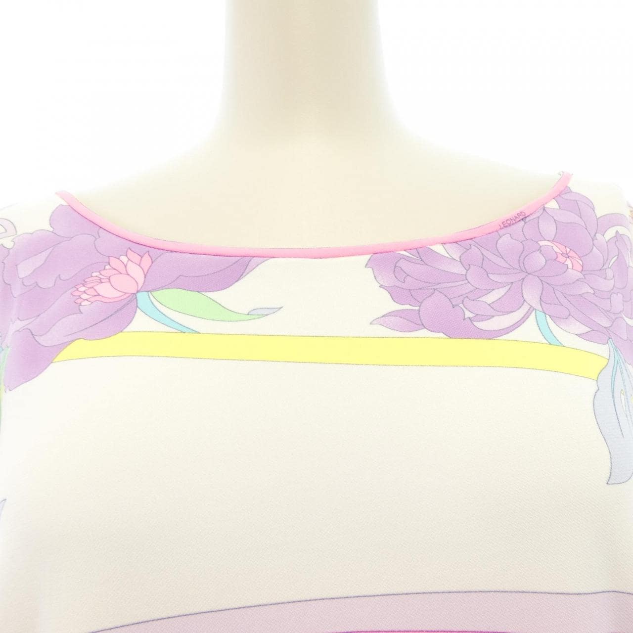 レオナール フューシャ LEONARD FUCHSIA トップス