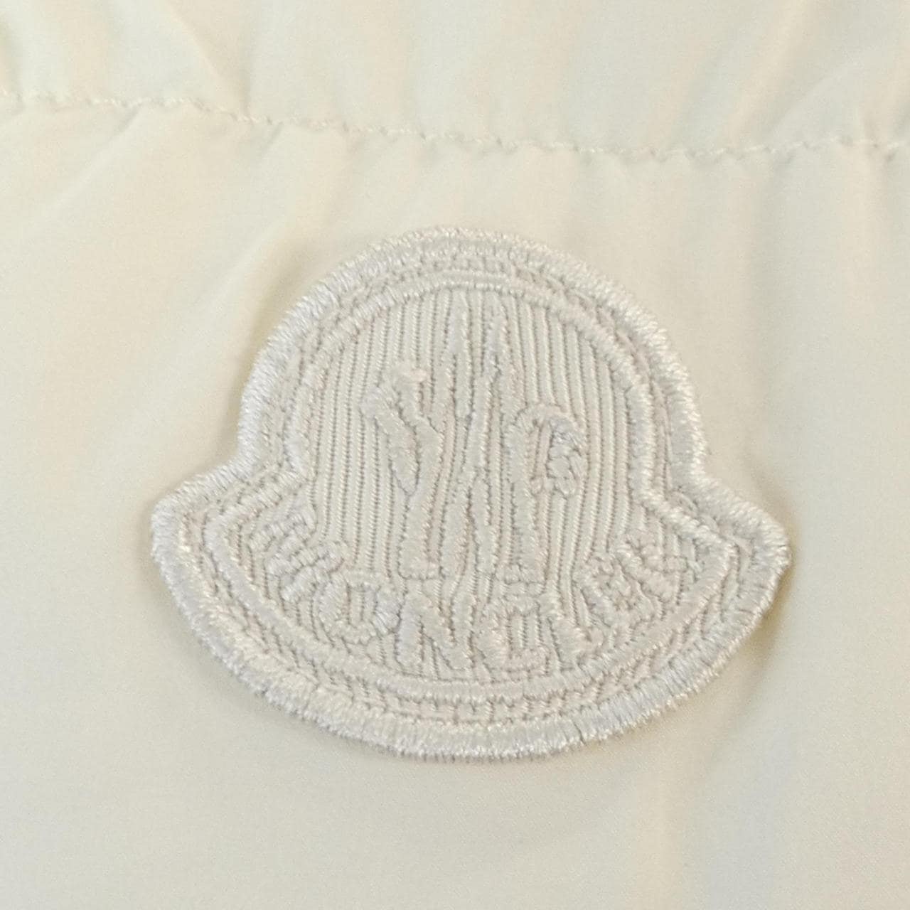 モンクレール MONCLER ダウンジャケット