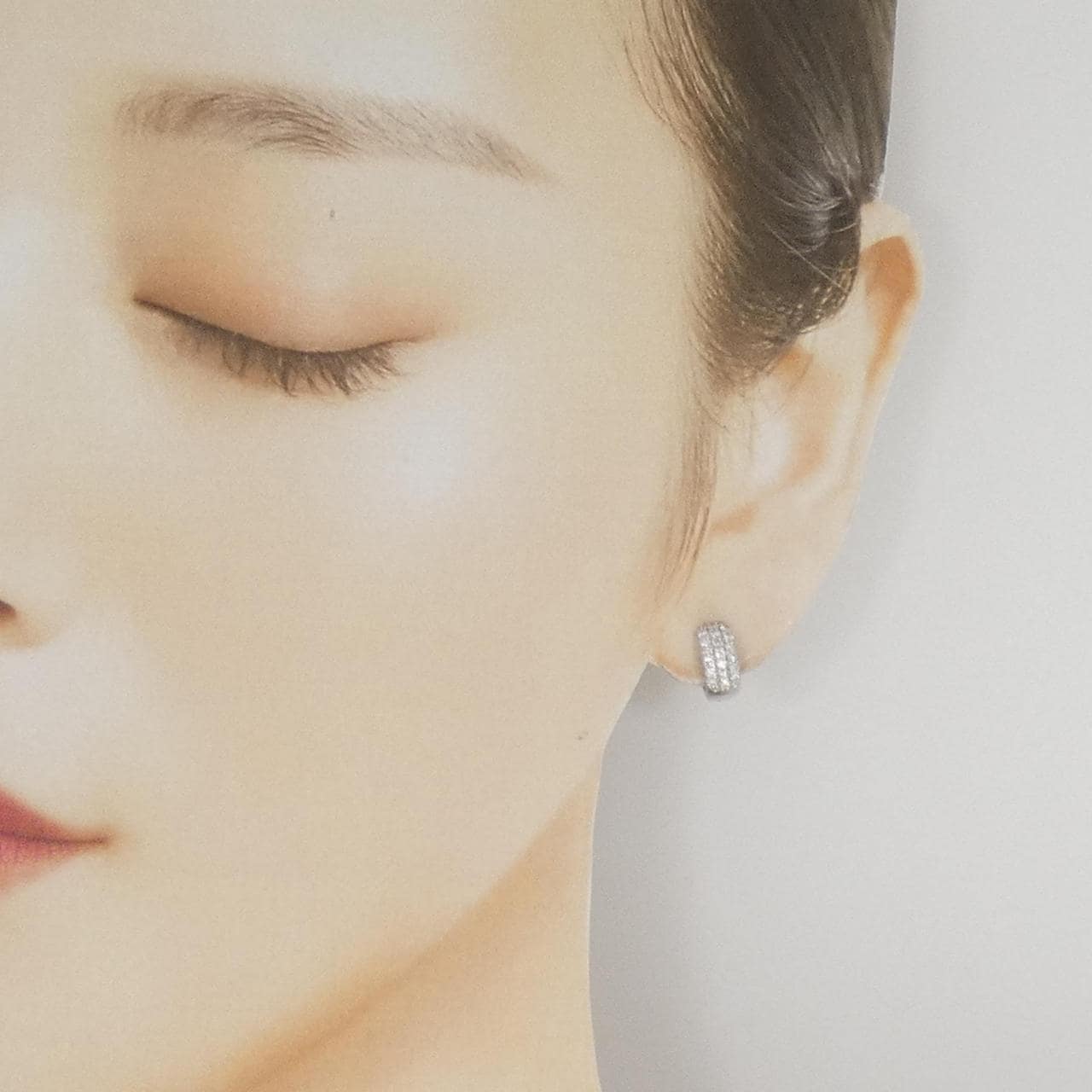 K18WG パヴェ ダイヤモンド ピアス 0.42CT