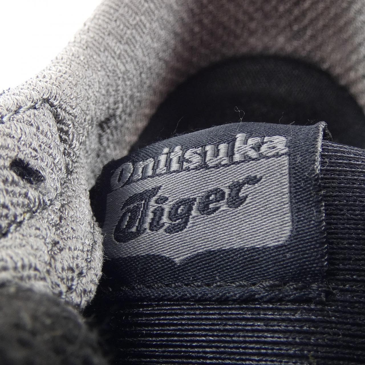 オニツカ タイガー ONITSUKA TIGER スニーカー