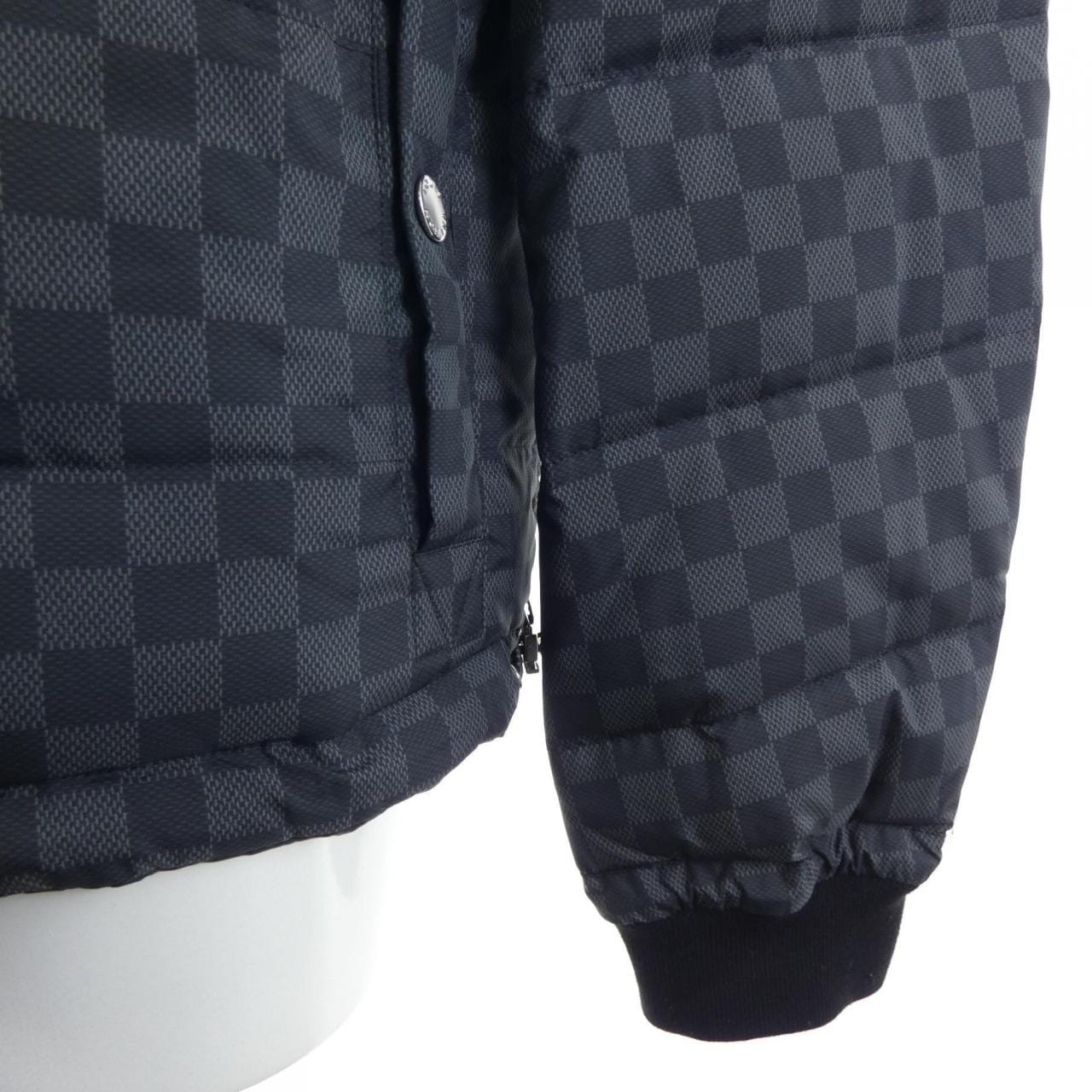 ルイヴィトン LOUIS VUITTON H2BS48PHU ダウンジャケット