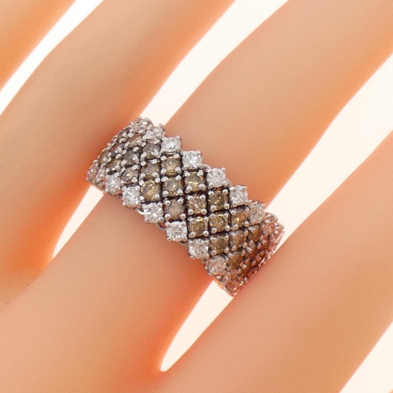 750WG Diamond Ring 3.89CT