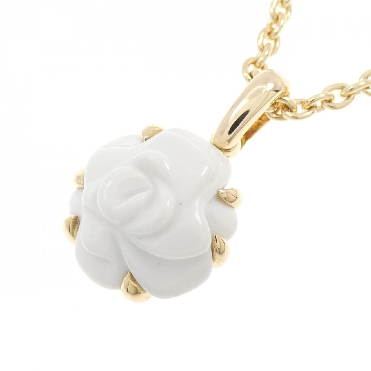 CHANEL camellia necklace