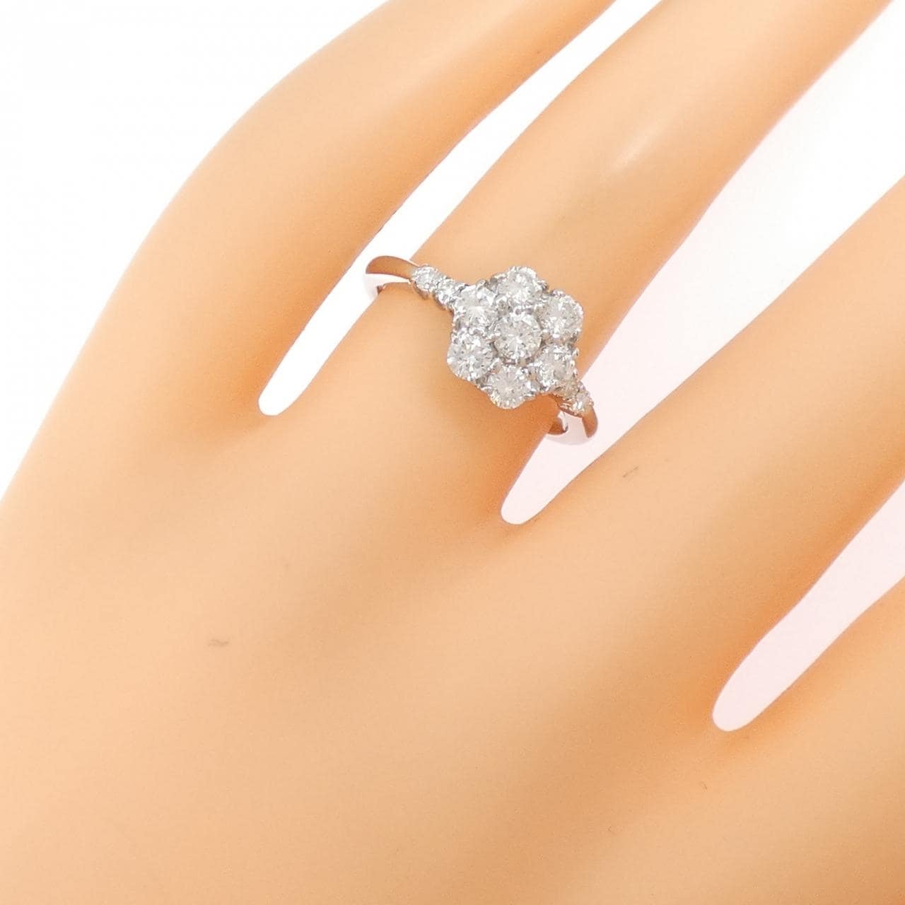 PT900 フラワー ダイヤモンド リング 0.77CT