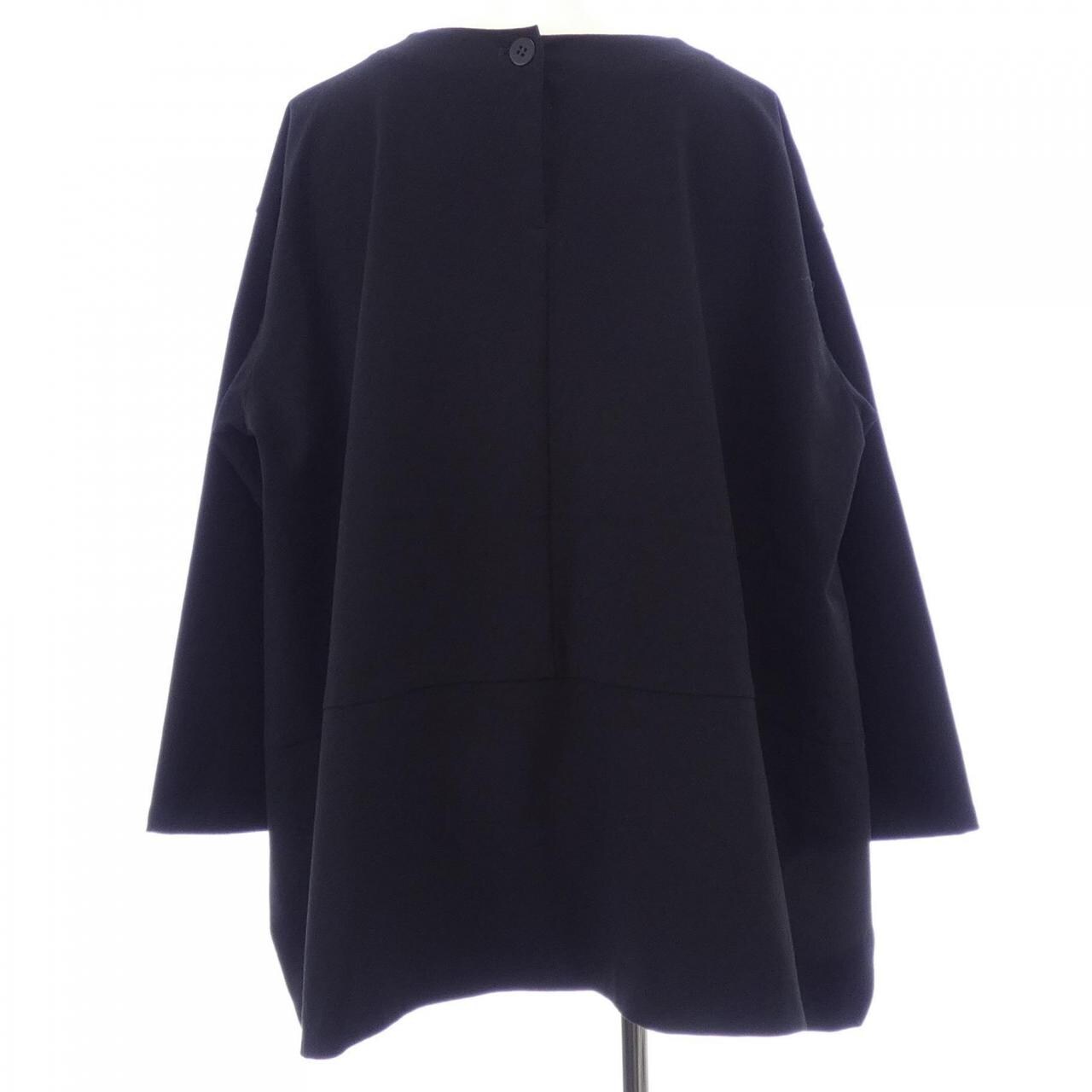 PLANTATION トップス