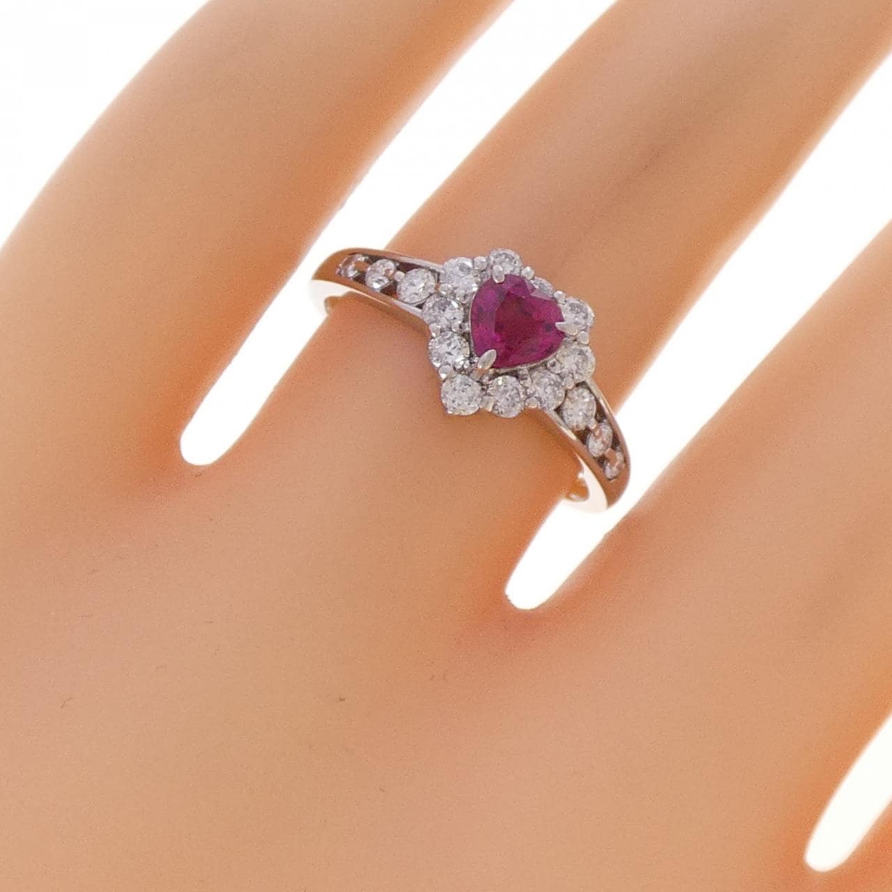 PT900 ハート ルビー リング 0.56CT