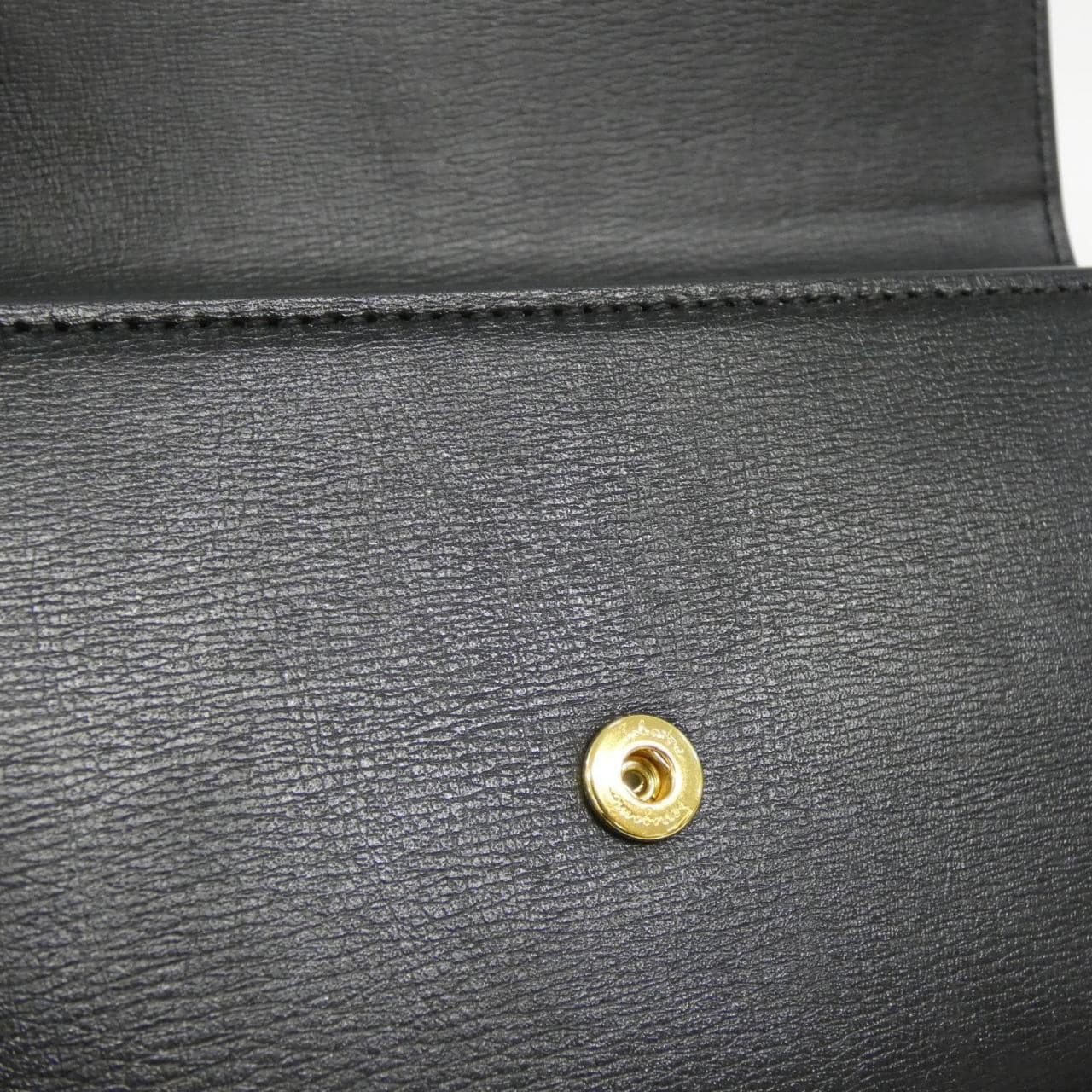 サルヴァトーレフェラガモ 22 E008 財布