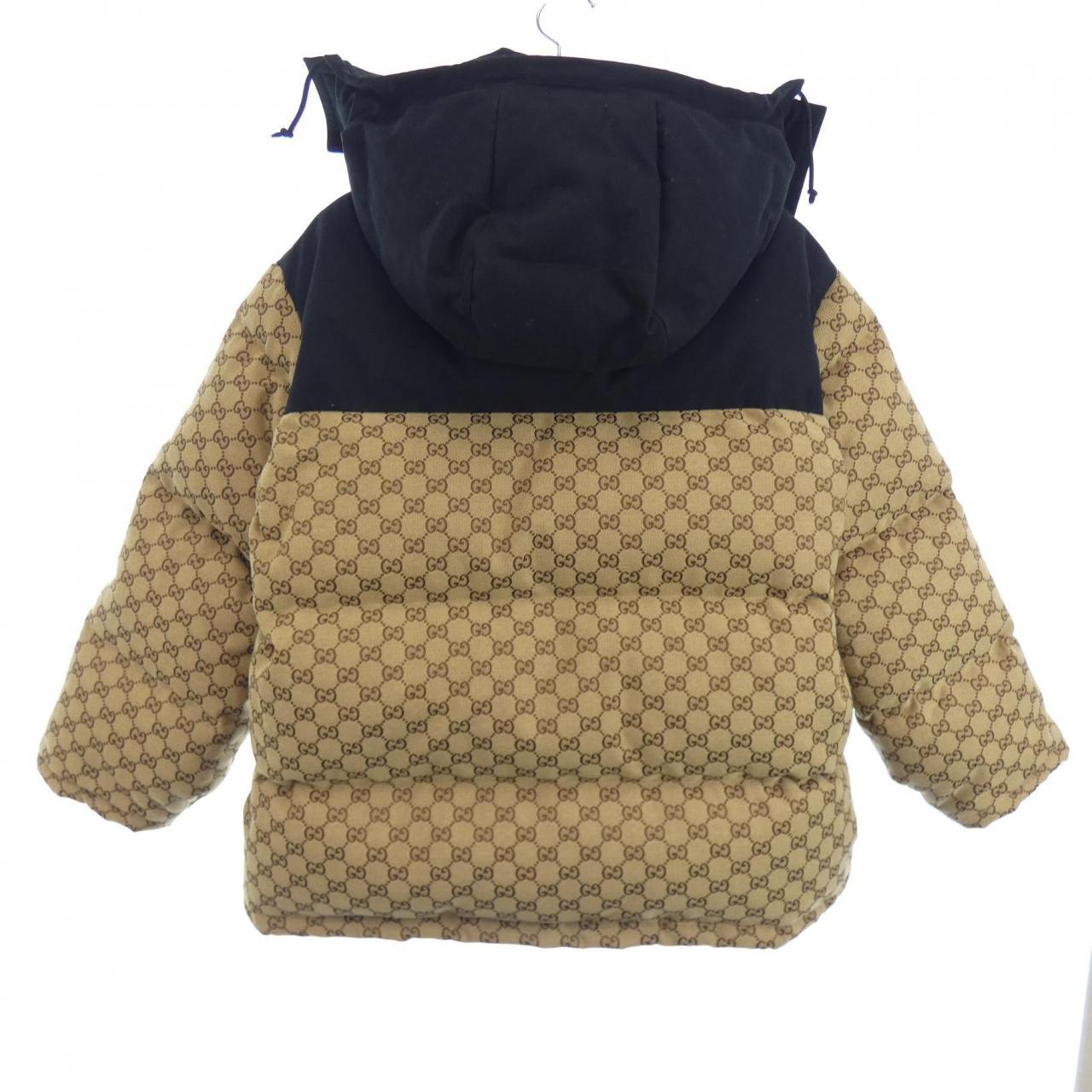 Down jacket with logo by Gucci | Tessabit
