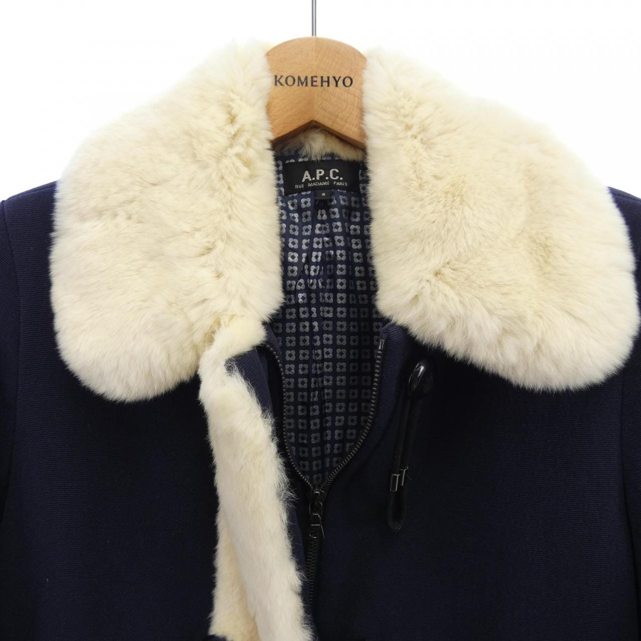 阿佩西A.P.C.外套