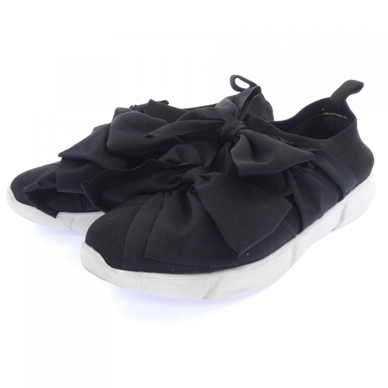 トゥービーシック TO BE CHIC スニーカー