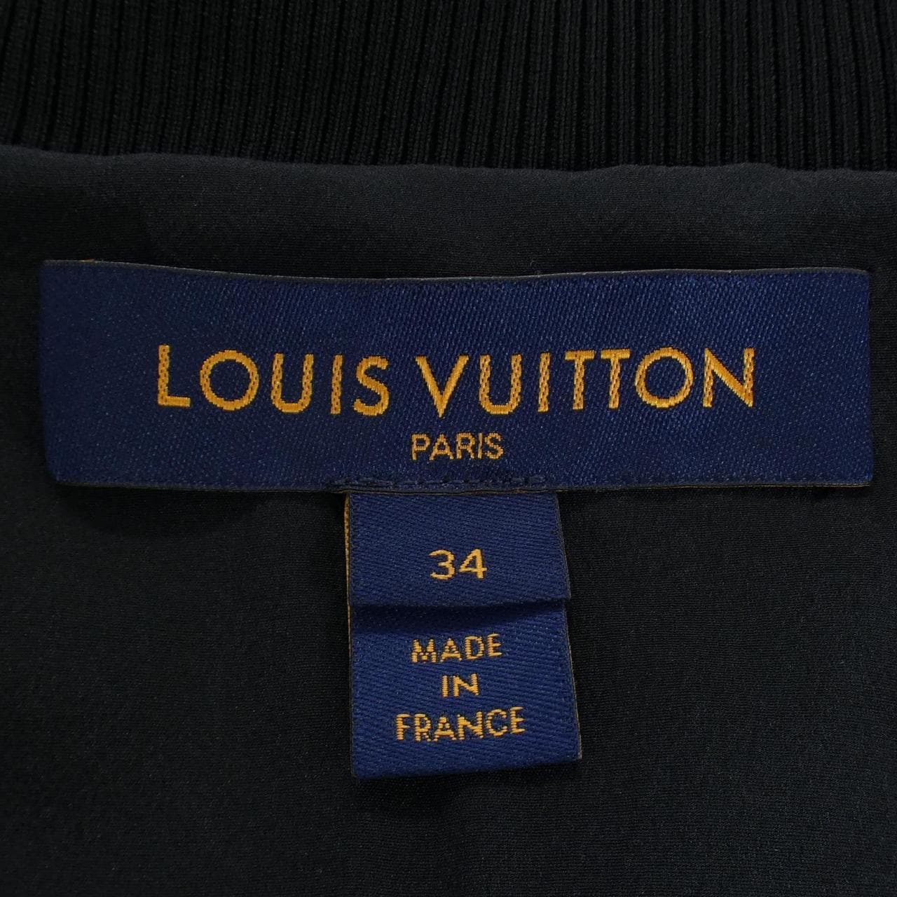 ルイヴィトン LOUIS VUITTON エンボスモノグラム FMJA26D97 ブルゾン