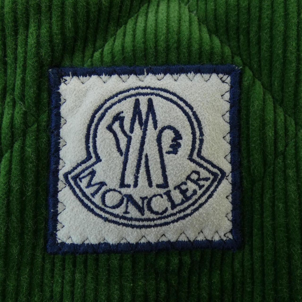 モンクレールガムブルー MONCLER GAMMEBLEU 23913001880 ダウンジャケット