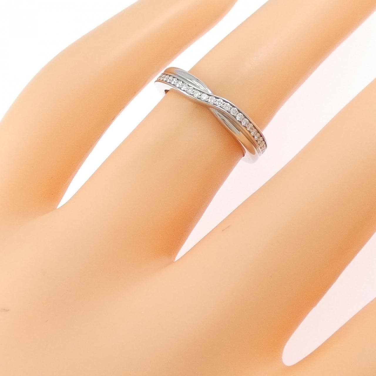 ハリーウィンストン トリスト ワンロウ リング