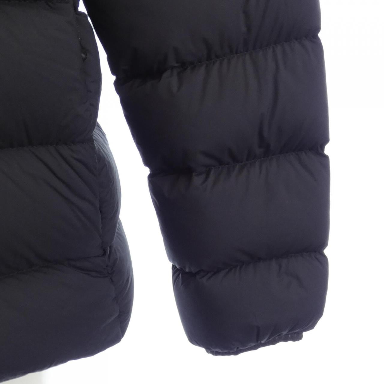 モンクレール MONCLER ダウンジャケット