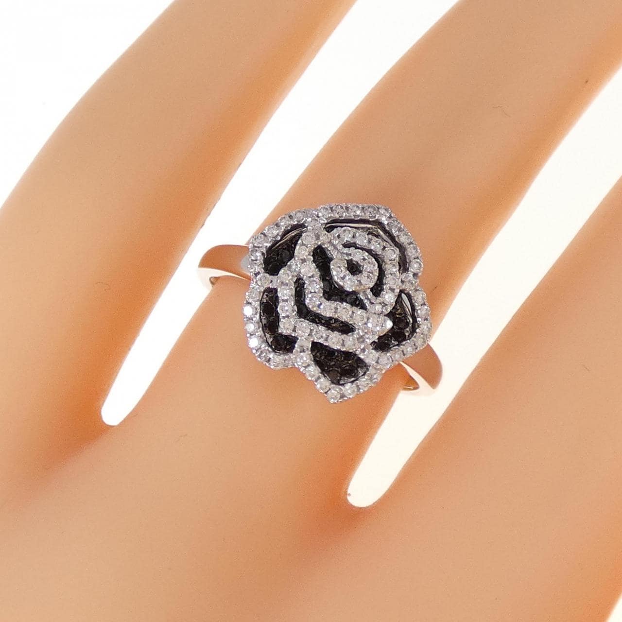 K18WG/K18BG ローズ ダイヤモンド リング 0.35CT