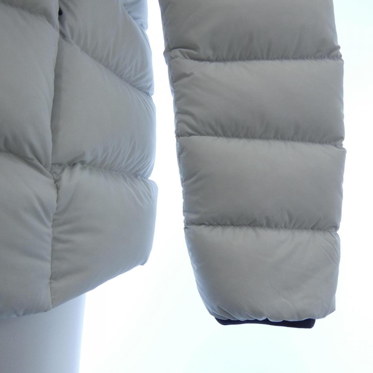 モンクレール MONCLER ダウンジャケット