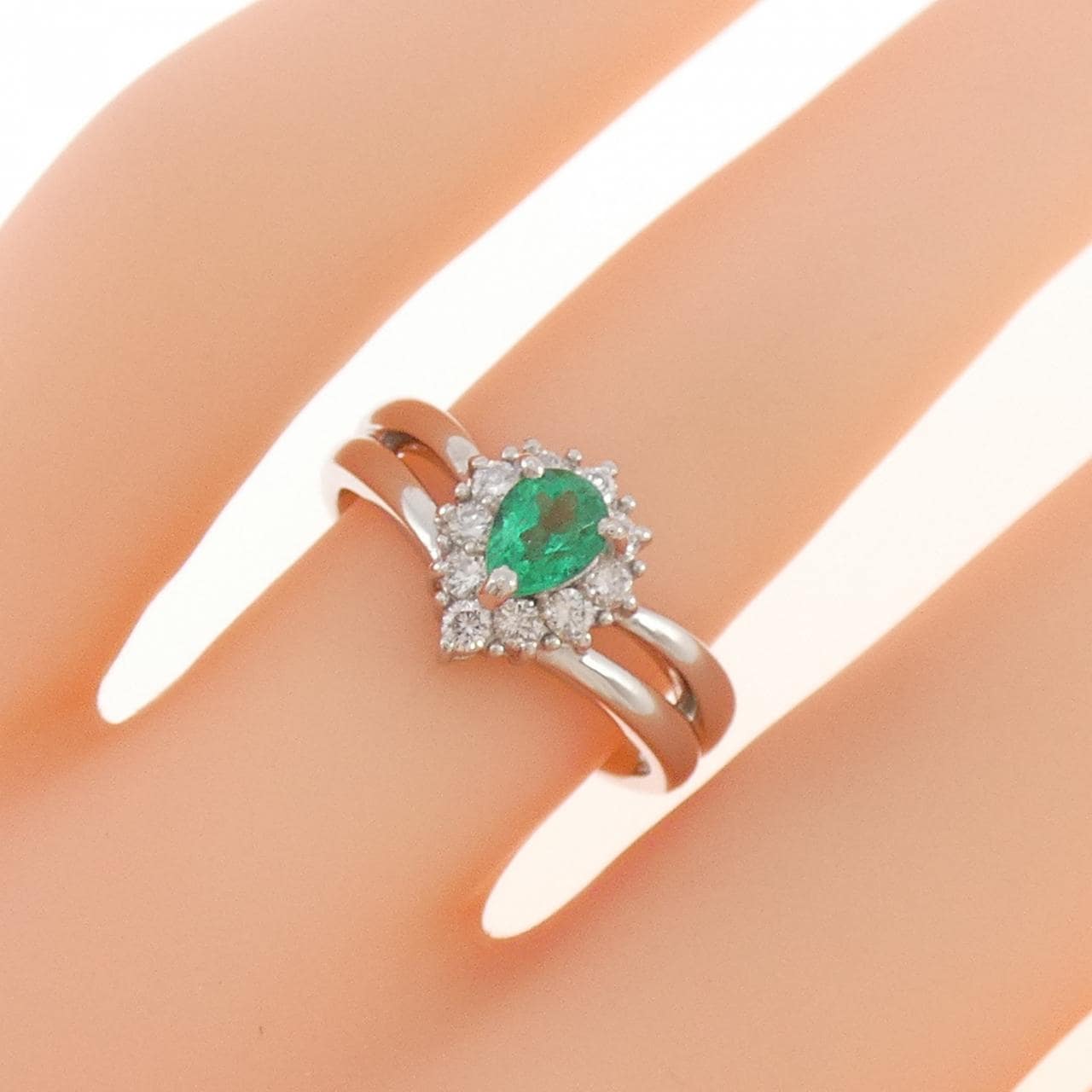 PT900 エメラルド リング 0.32CT