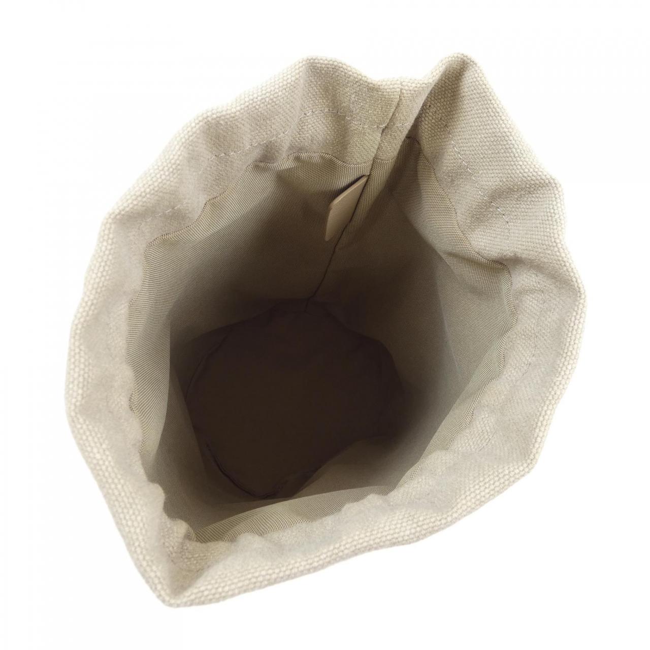 ザロウ THE ROW POUCH