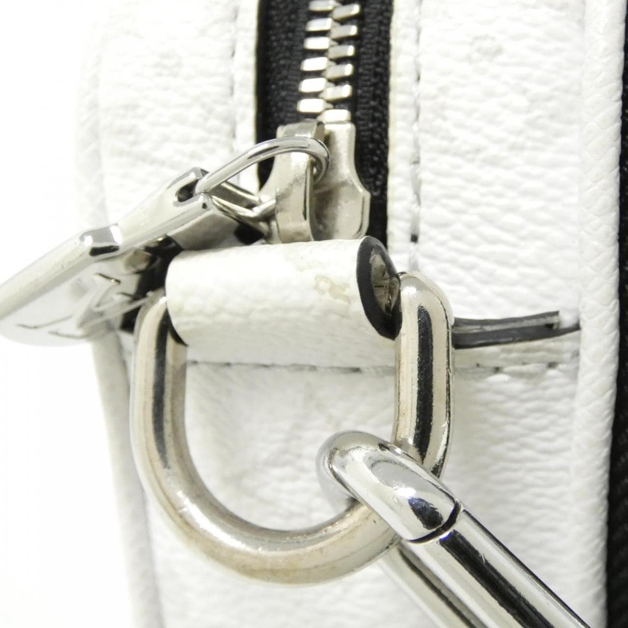 ルイヴィトン タイガ ラマ アルファ　メッセンジャー M31069 ショルダーバッグ