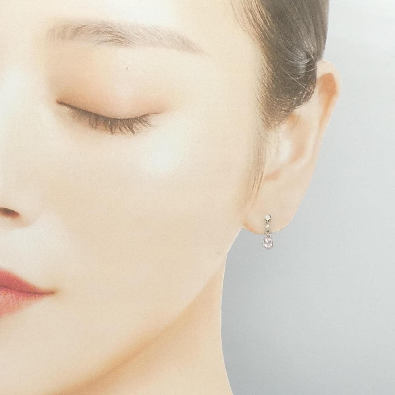 ヴァンドーム モルガナイト ピアス