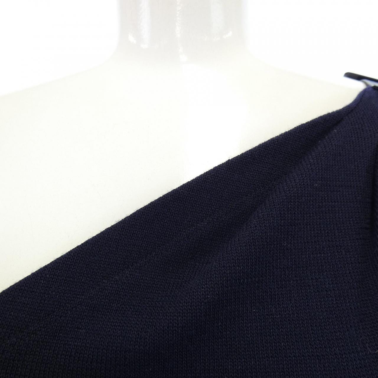 タエアシダ TAE ASHIDA セットアップ