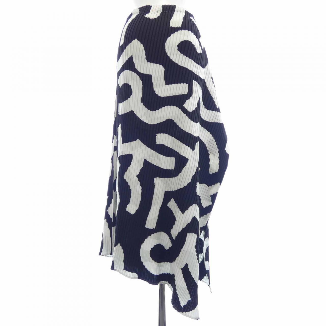 イッセイミヤケ ISSEY MIYAKE IM03FG166 スカート