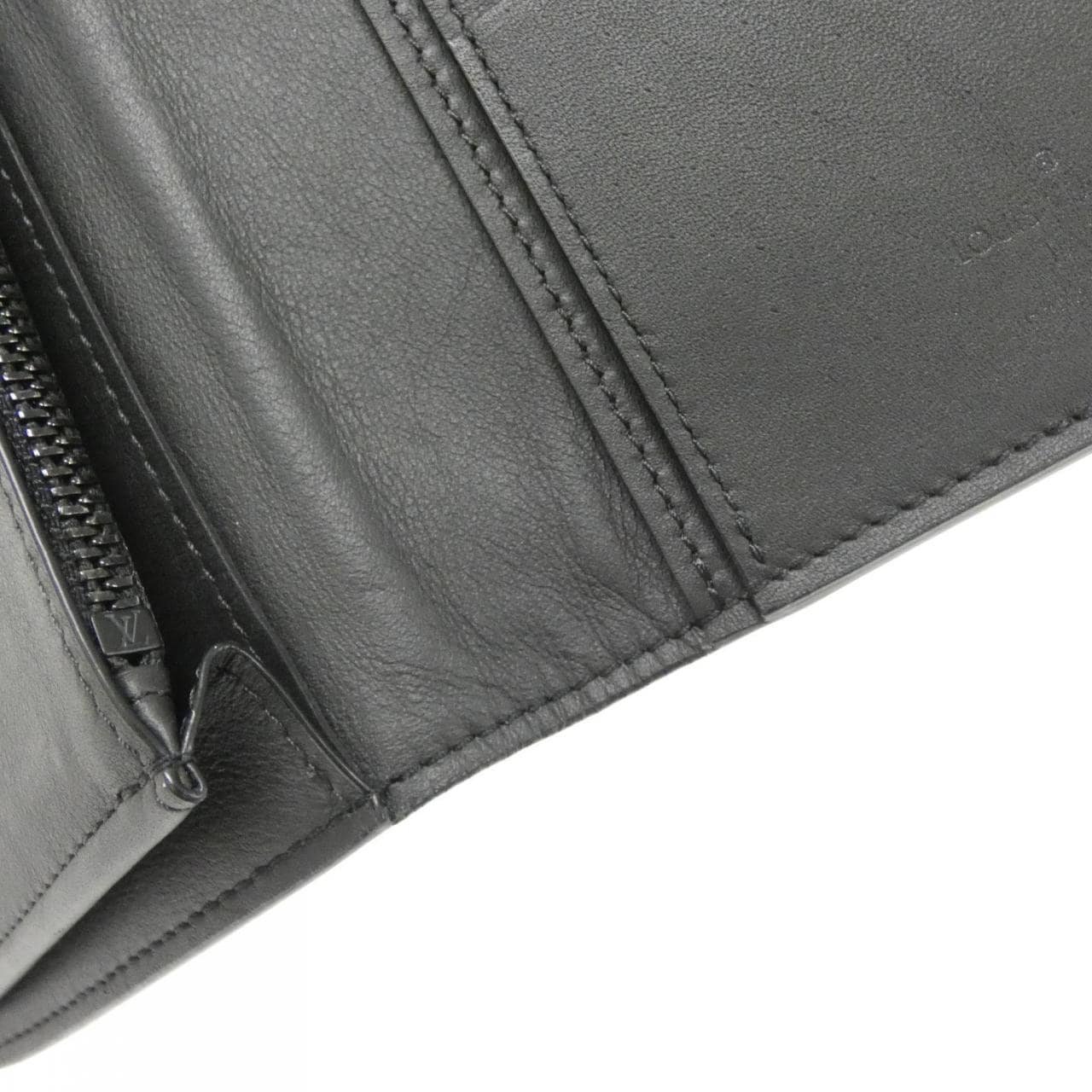 LOUIS VUITTON Taurillon Monogram Portefeuille Brazza M69038 钱包