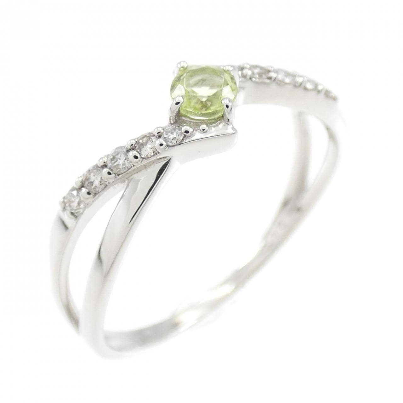 [BRAND NEW] PT Peridot Ring