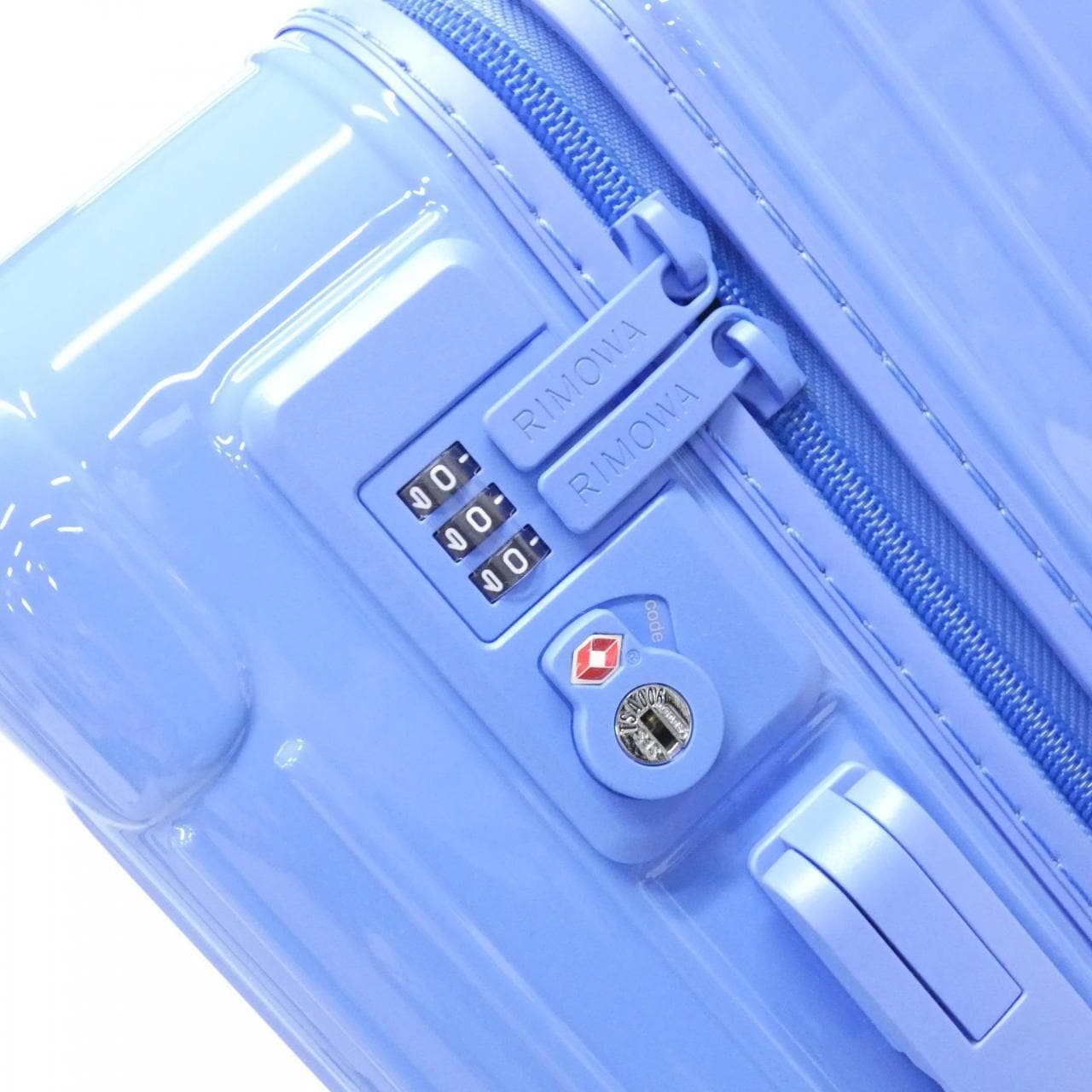 リモワ ESSENTIAL キャビン 36L 83253741 キャリーバッグ