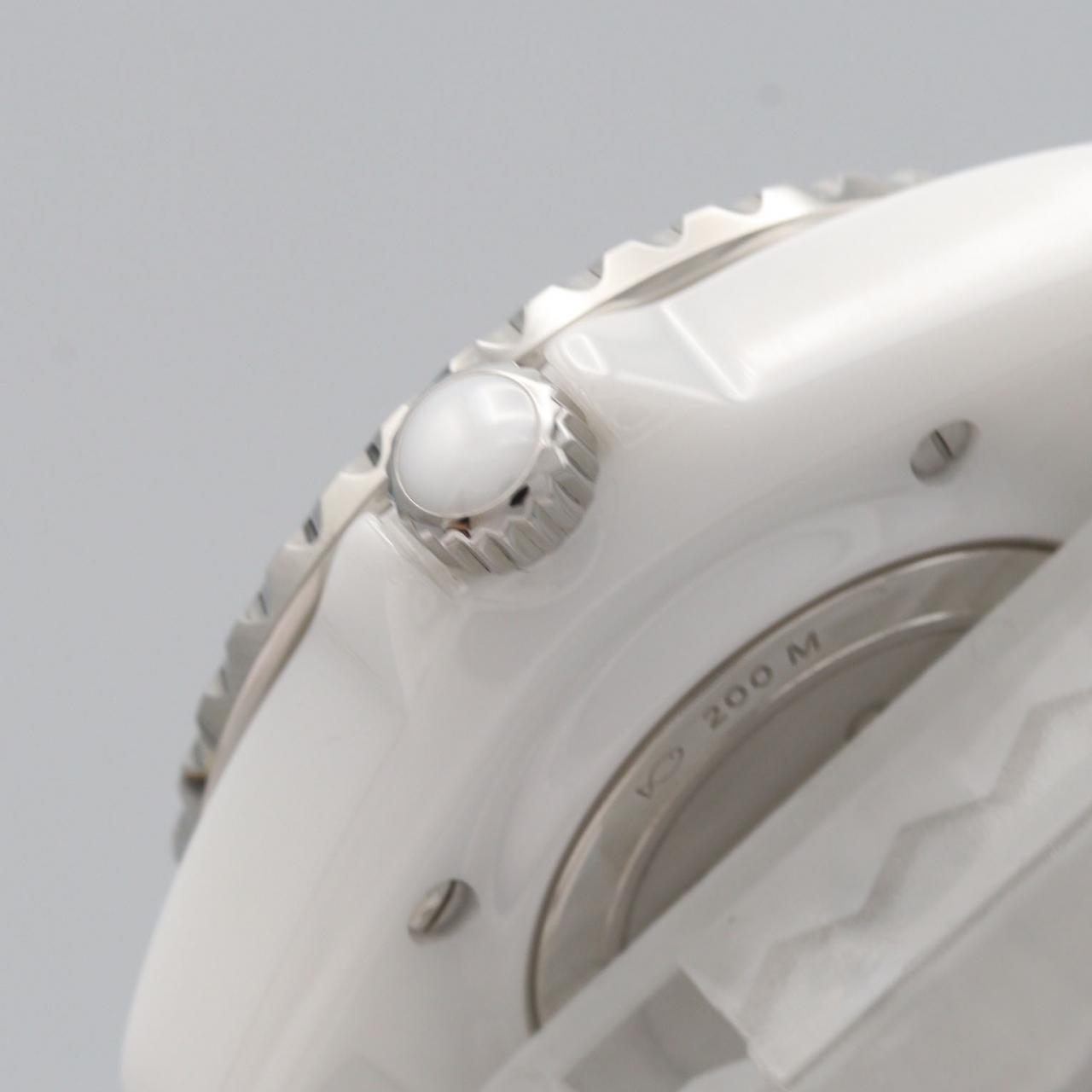 シャネル J12 33mmセラミック H5698 セラミック クォーツ