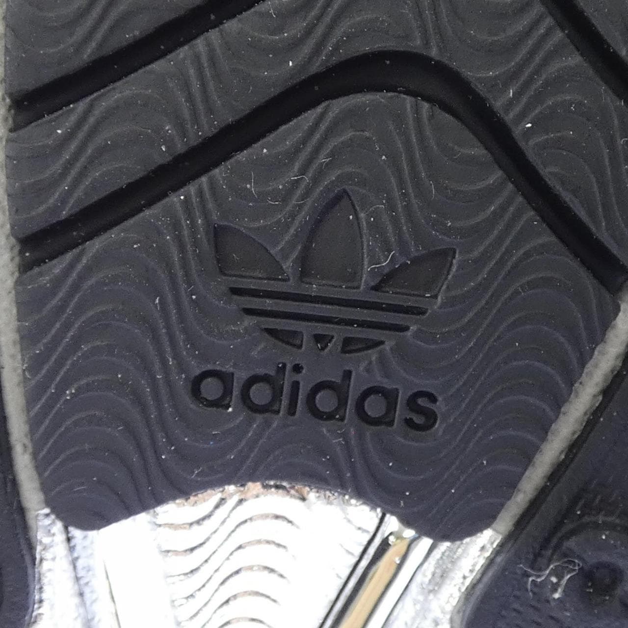 アディダス ADIDAS JP7374 スニーカー