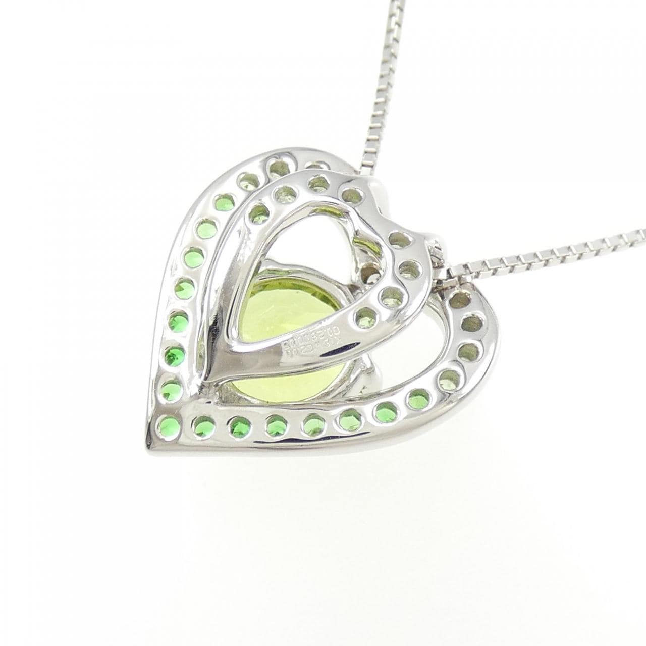 K18WG heart Peridot necklace 2.00CT