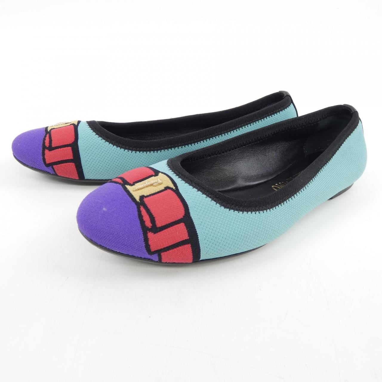 サルヴァトーレフェラガモ SALVATORE FERRAGAMO フラットシューズ