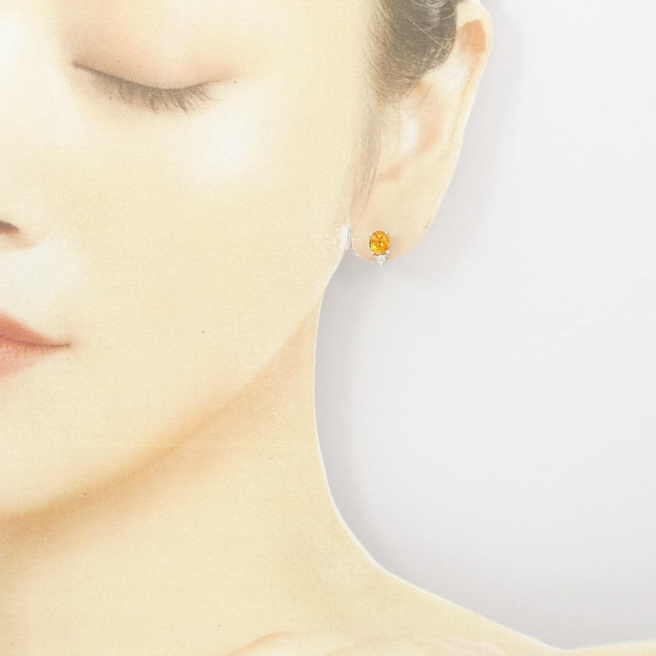 K18WG sapphire earrings