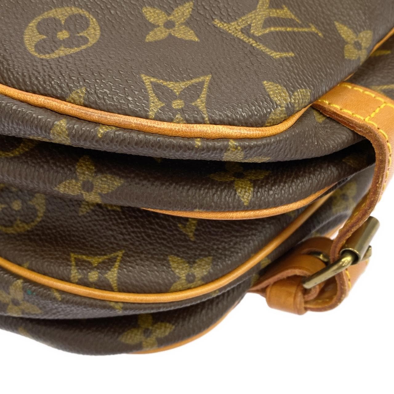 ルイヴィトン モノグラム ソミュール 30cm M42256 ショルダーバッグ