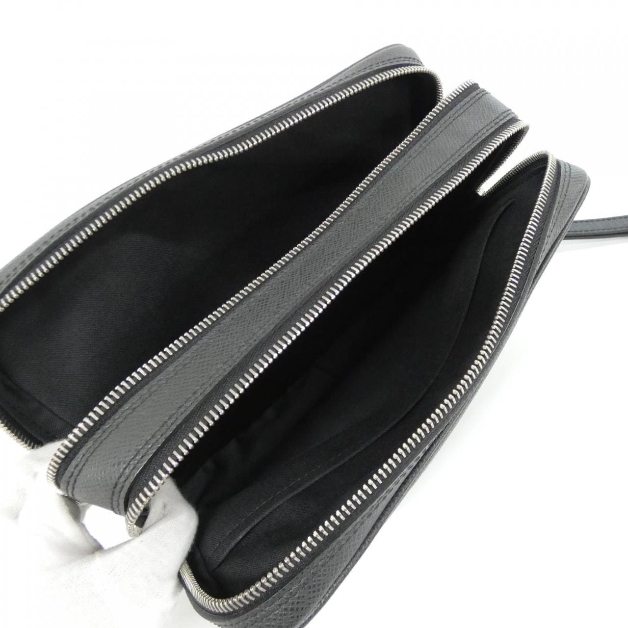 ルイヴィトン タイガ パヴェル M31142 セカンドバッグ