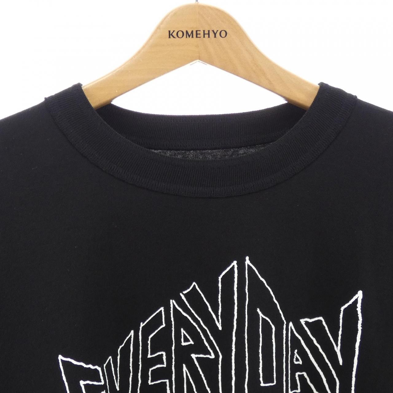 サカイ SACAI geoff sacai by Geoff Mcfetridge Print 26-01122S UNISEX Tシャツ