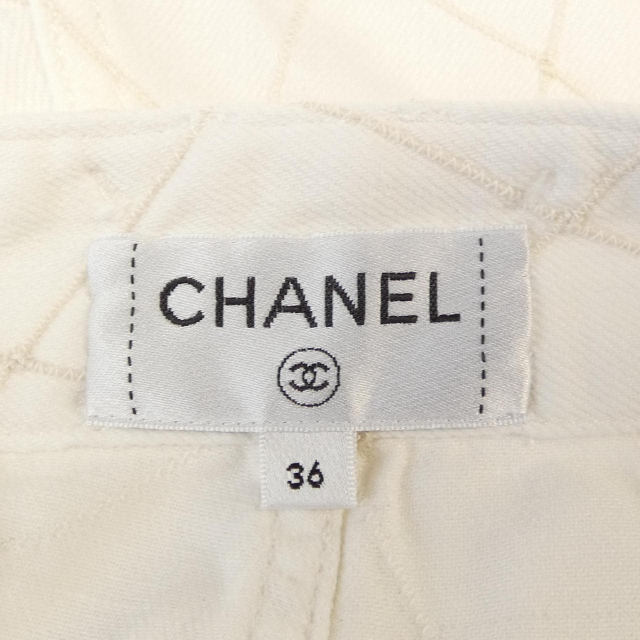 シャネル CHANEL COCO BEACH2026 LOOK31 P81454V73940 ジーンズ
