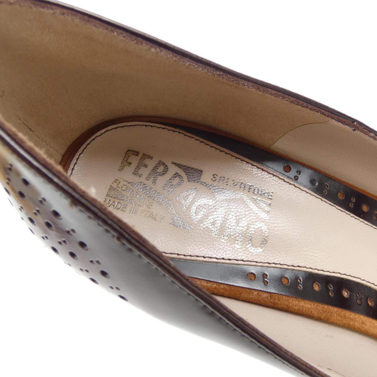 サルヴァトーレフェラガモ SALVATORE FERRAGAMO パンプス