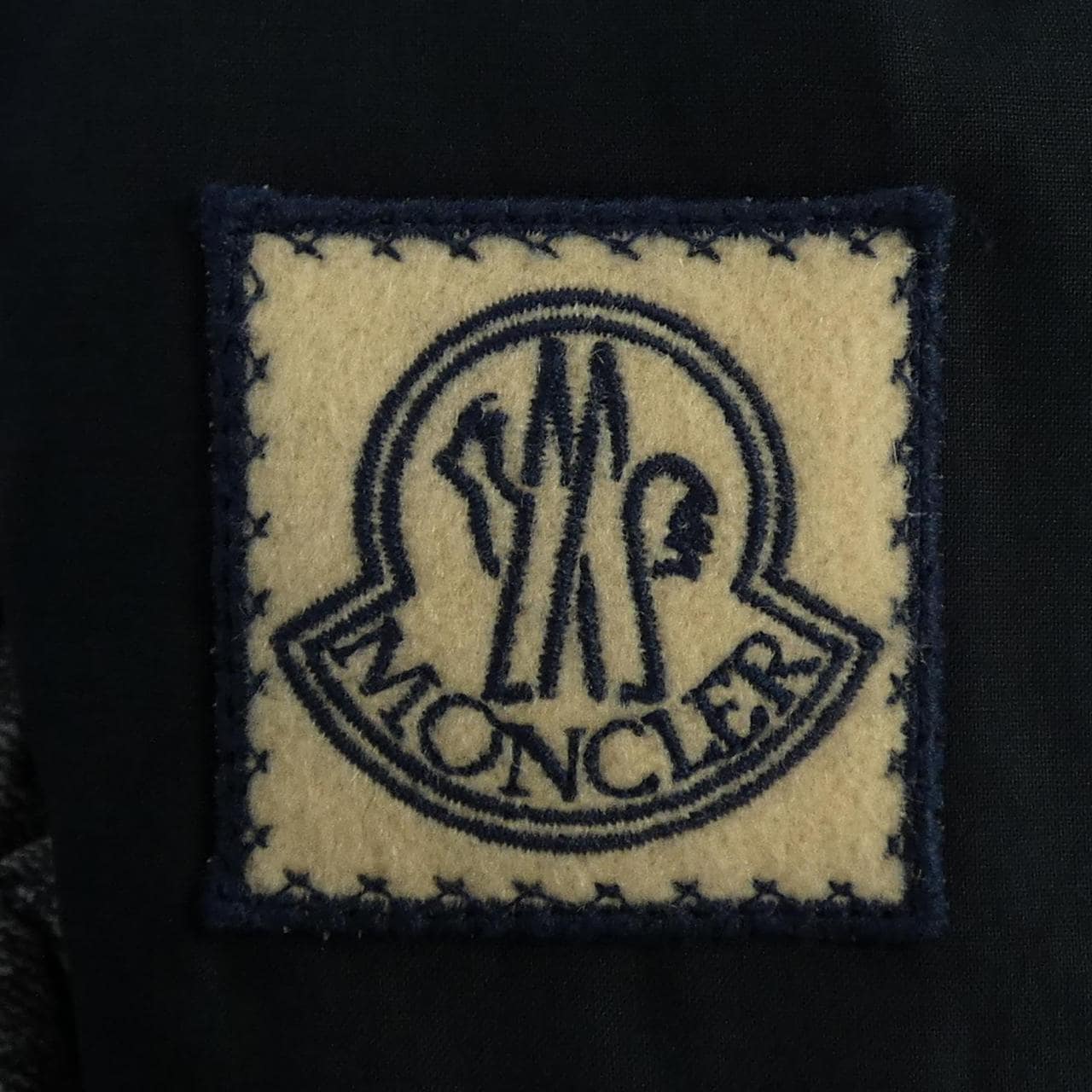 モンクレールガムブルー MONCLER GAMMEBLEU 23913131080 ダウンコート