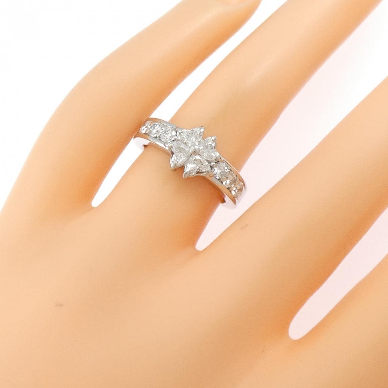 PT900 フラワー ダイヤモンド リング 1.00CT